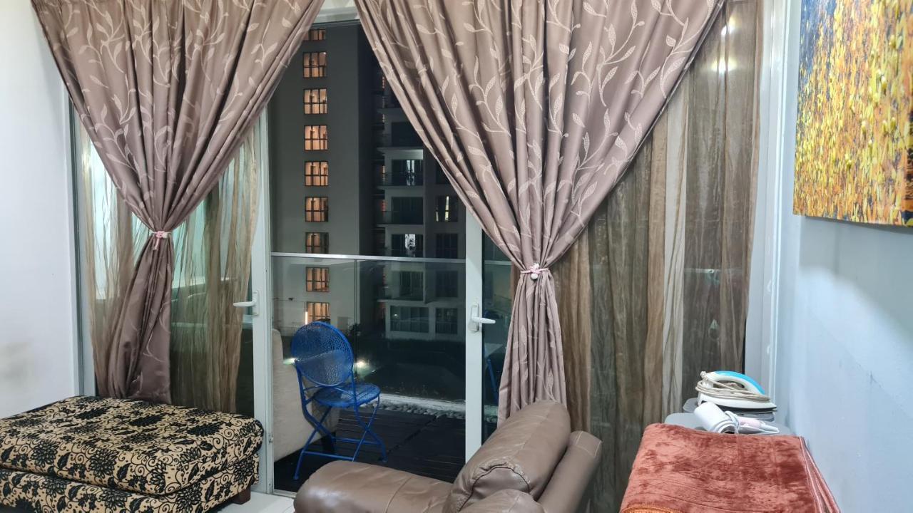 Hostel At Regalia Sky Pool Κουάλα Λουμπούρ Εξωτερικό φωτογραφία