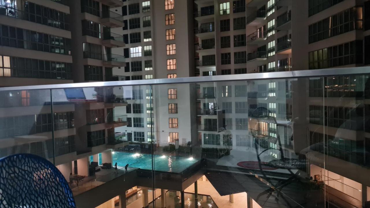 Hostel At Regalia Sky Pool Κουάλα Λουμπούρ Εξωτερικό φωτογραφία