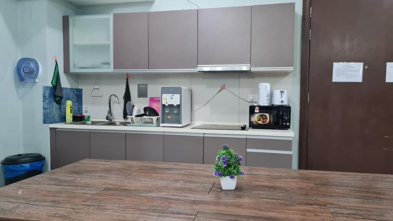 Hostel At Regalia Sky Pool Κουάλα Λουμπούρ Εξωτερικό φωτογραφία
