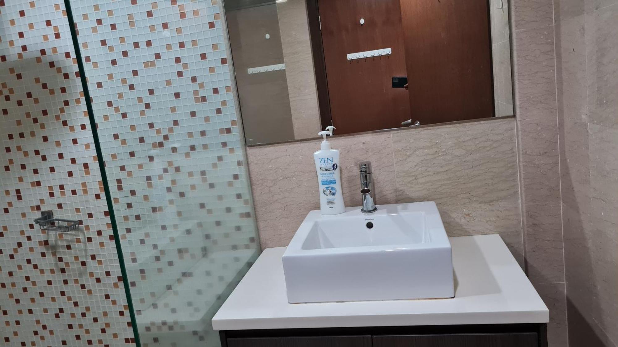 Hostel At Regalia Sky Pool Κουάλα Λουμπούρ Εξωτερικό φωτογραφία